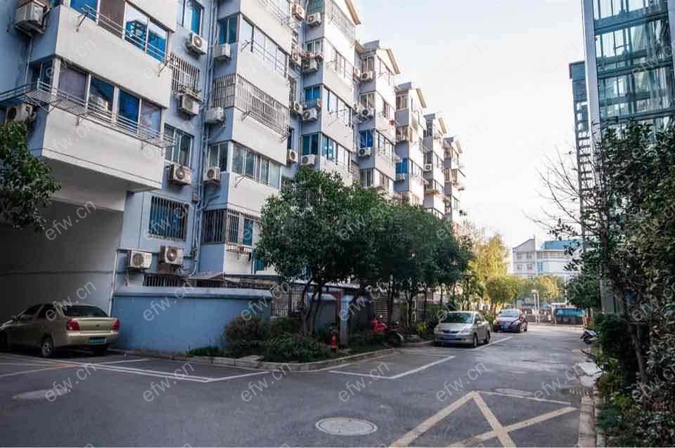 可做员工宿舍，顶带阁，妙光苑精装3室  随时看房 拎包入住
