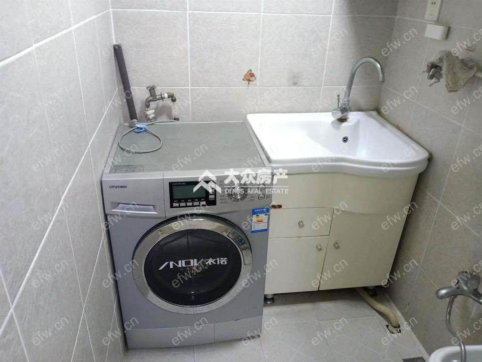 湖滨一号 3室2厅 精装修的