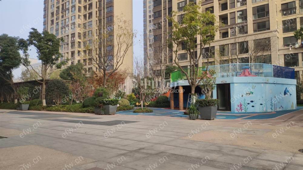 龙湖九墅，纯毛坯小高层，四叶草户型，看房随时