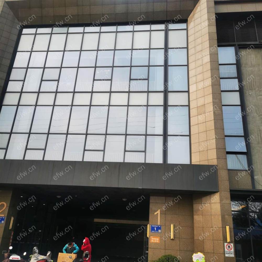 万荟城1 室1厅，全新家具家电。
