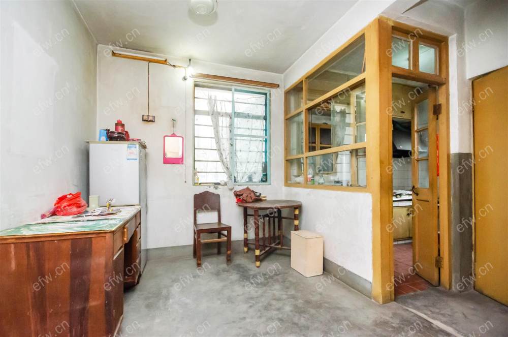 芦庄一区二房一厅低楼层价格可谈
