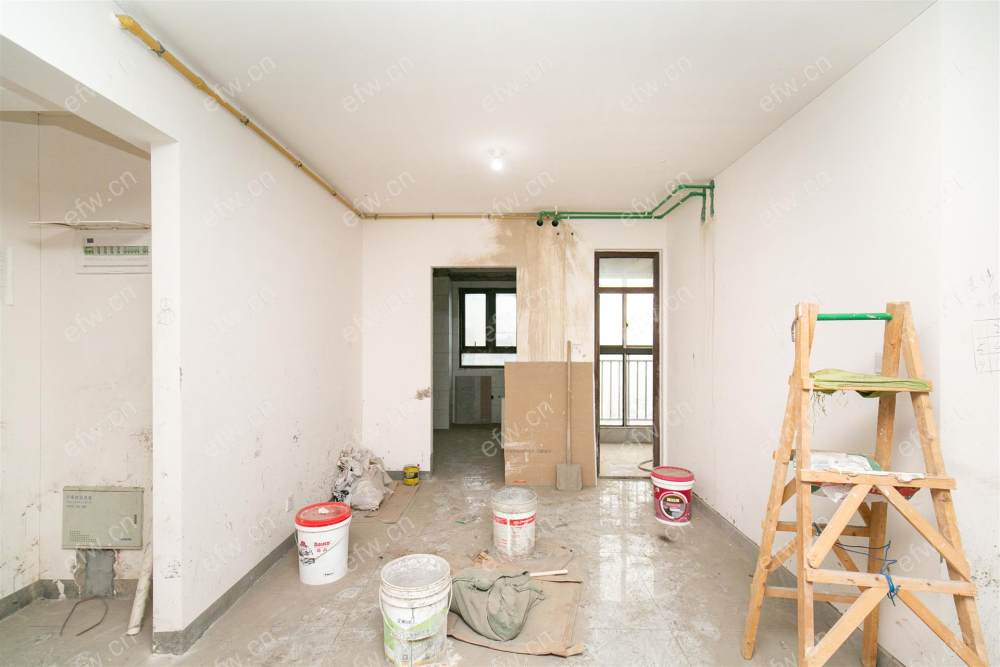 南师大附小路劲天御   纯毛坯四房   小区中间位置