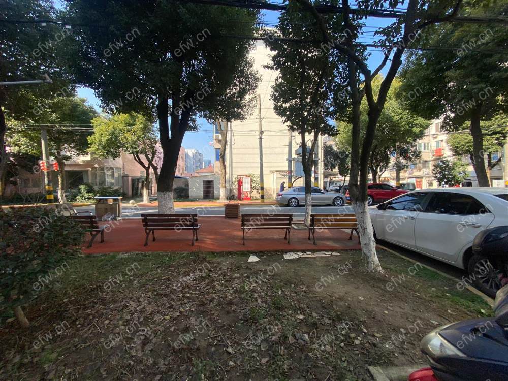 西园里 精装小户型,总价低,两房朝南 客厅带窗 地铁