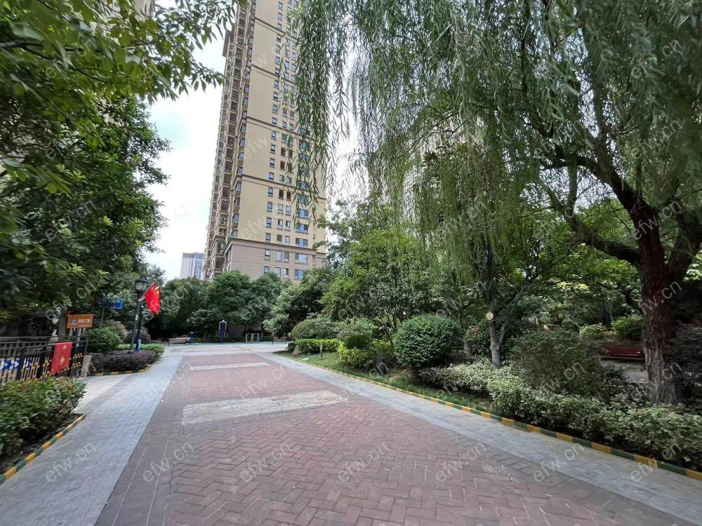 3房豪装拎包即住,融科玖玖派尽享优雅品质,多重阳台+飘窗