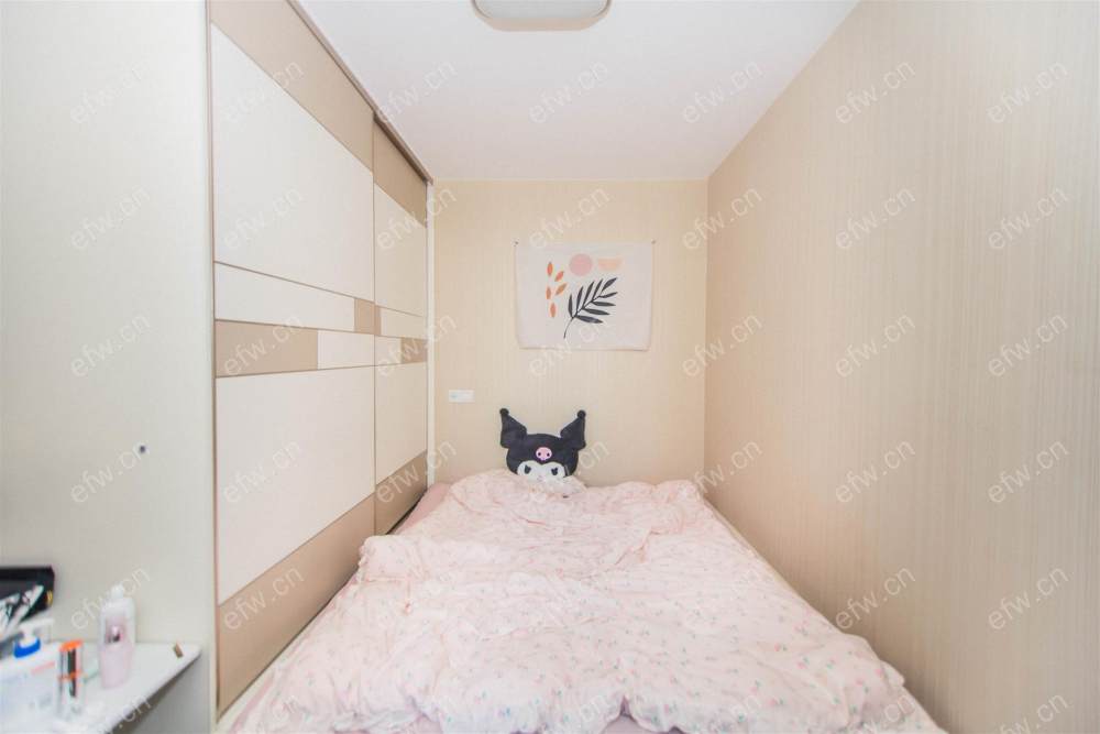新出捡漏好房 精装保养极好 三开间朝阳 电梯20楼