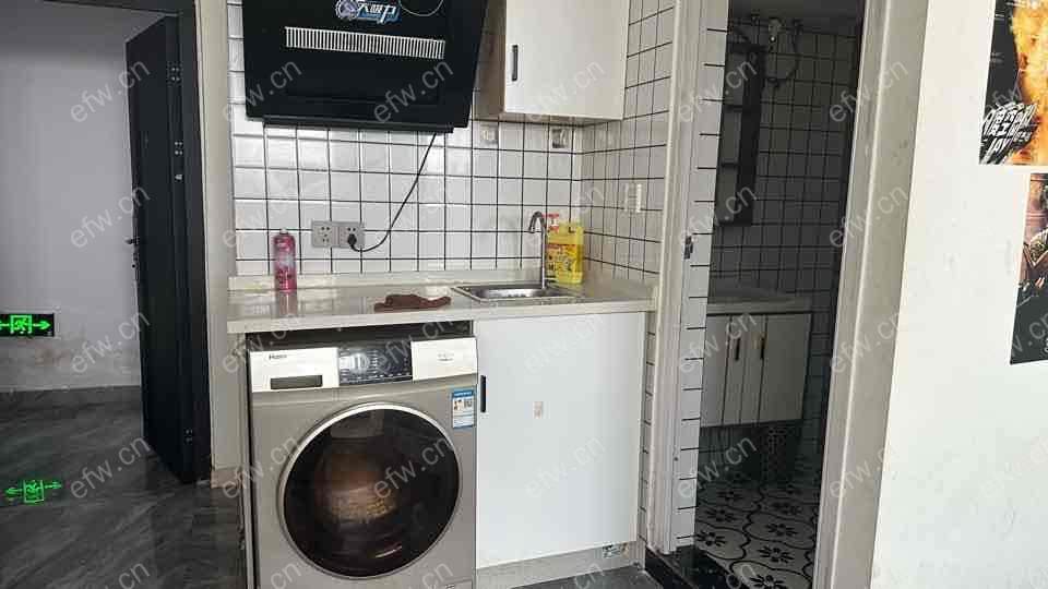 钱龙尊邸精装1室  随时看房 拎包入住