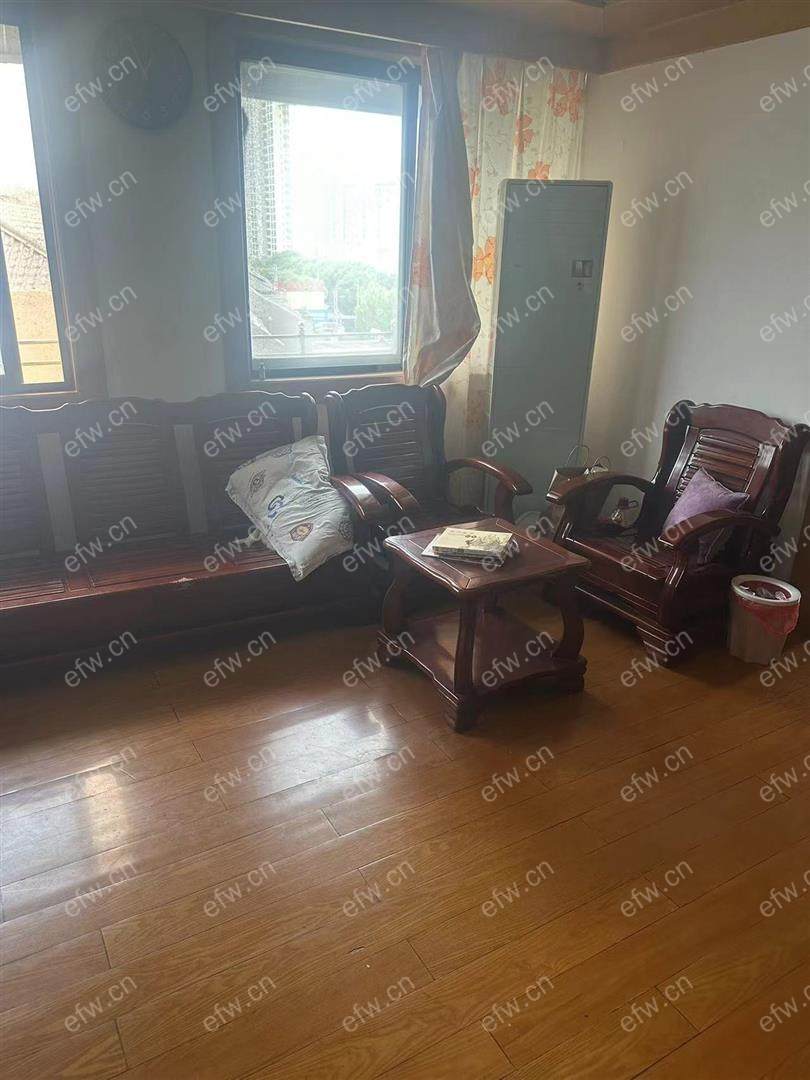 东林小学  房东诚售 价格可谈