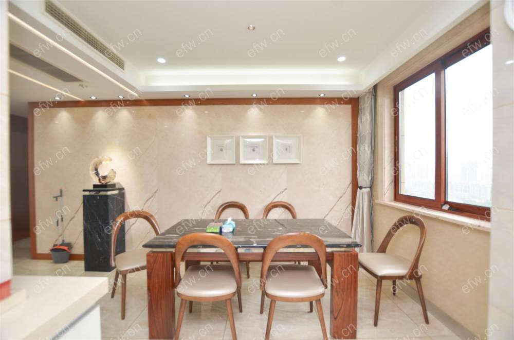 华府庄园十区精装修两房两厅，南北通透，家具家电全，省锡中本部，地铁口