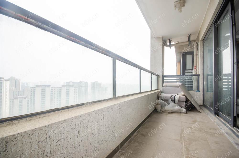 富力运河十号  大横厅双阳台 精装四房 带地暖 随时看房