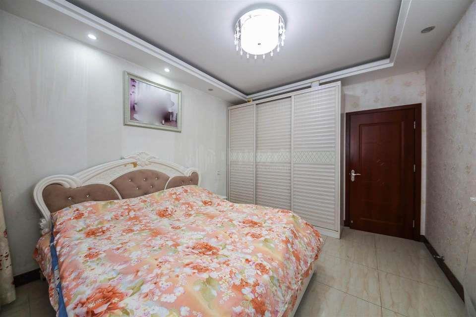 市北高中对面  精装两室 拎包入住 方便看房