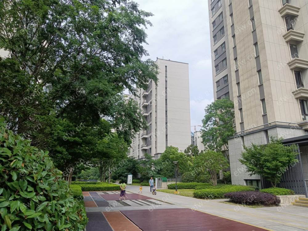 富力运河十号  大横厅双阳台 精装四房 带地暖 随时看房