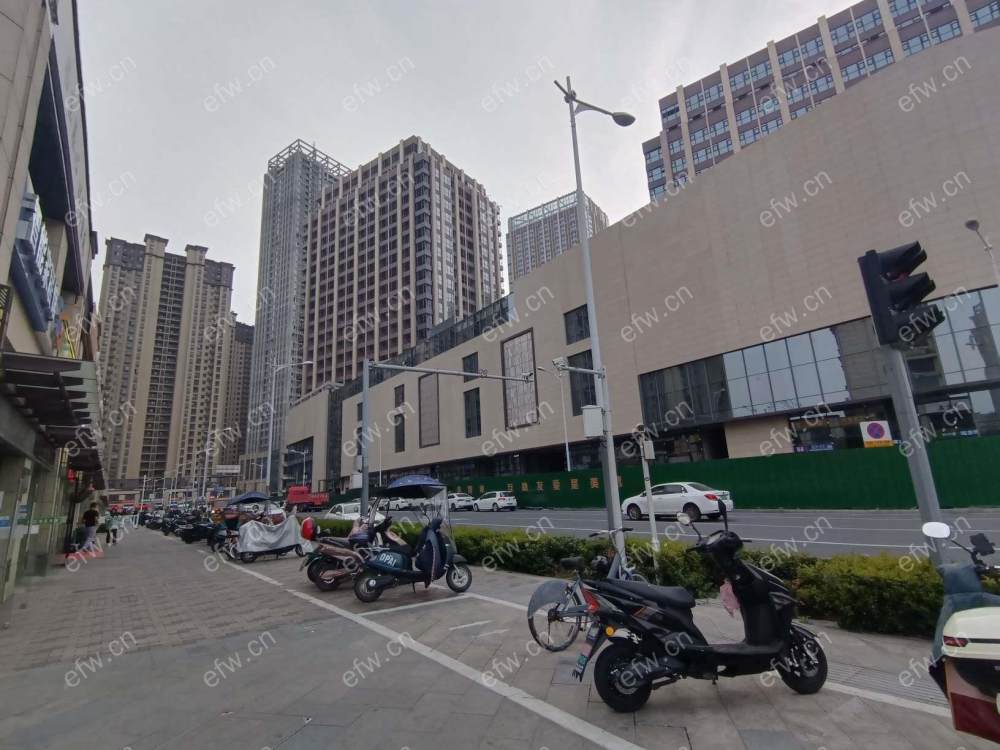 近地铁  随时看房