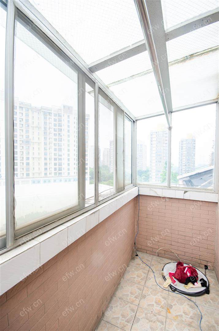 红星苑一期 3室2厅顶带阁带露台，扬名滨河小学，侨谊中学扬名分校