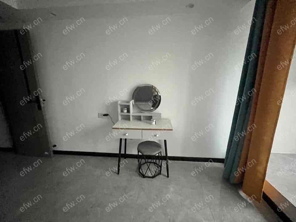 village精装room室  随时看房 拎包入住