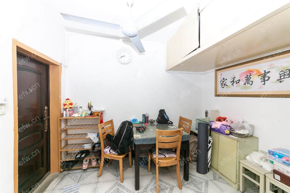 地铁口，东林小学可用，楼层