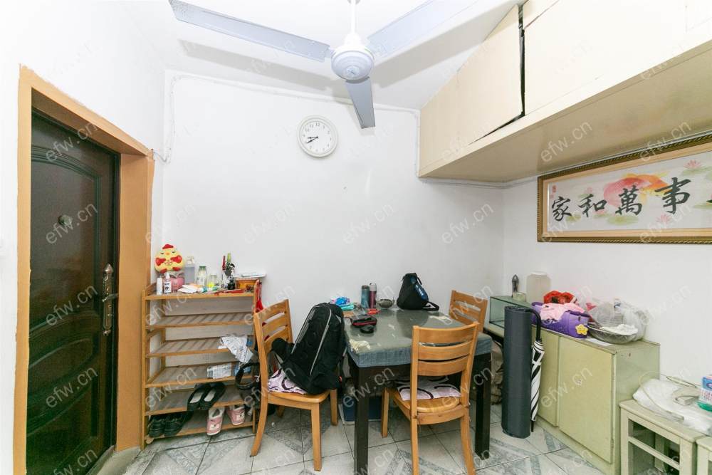 地铁口，东林小学可用，楼层