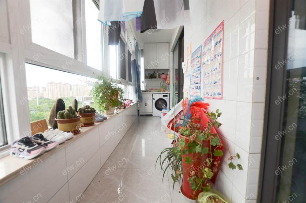 龙湖洋房 一梯两户双阳台双卫