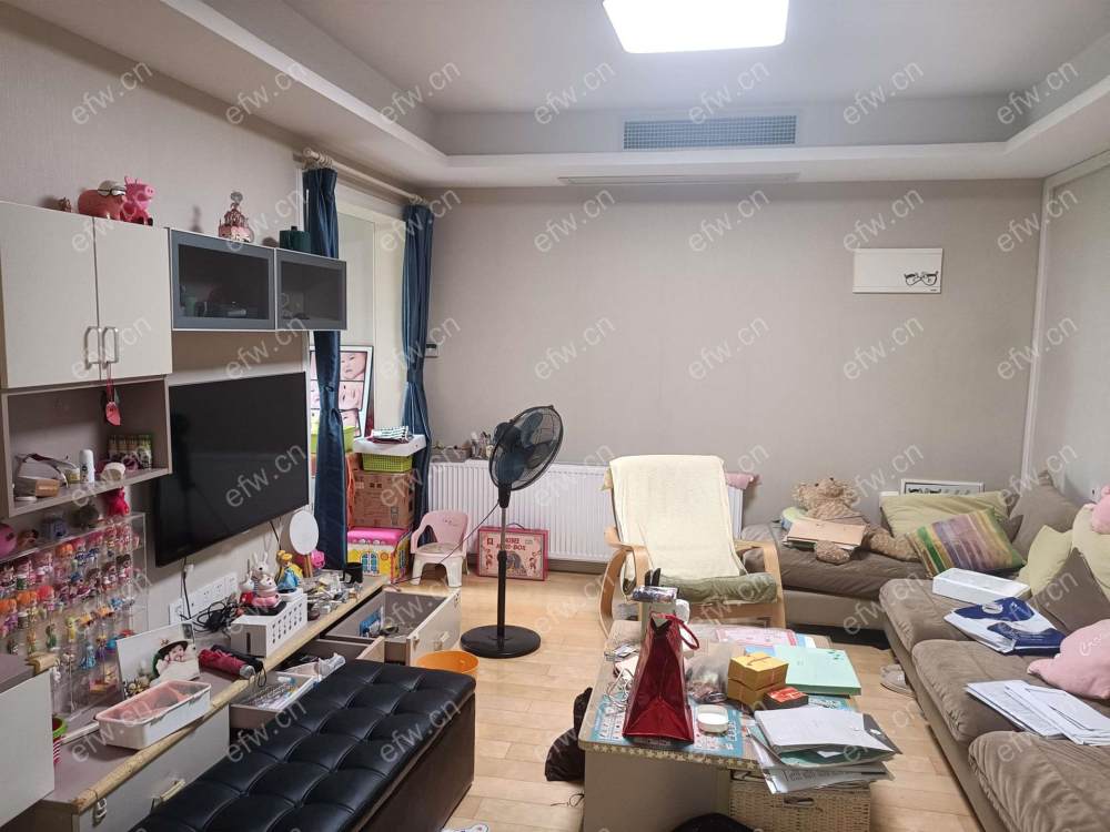 新欧风花园一期电梯 精装自住两房 出租！