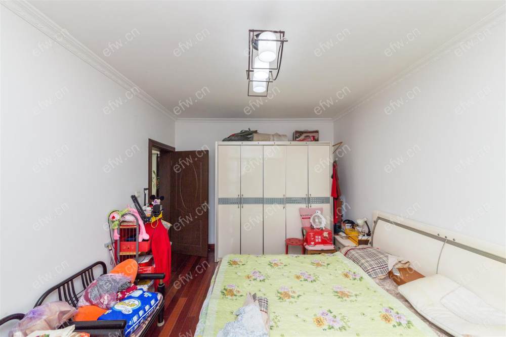 4房豪装拎包即住,二泉花园尽享优雅品质,多重阳台+飘窗