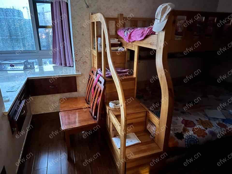 红星际广场（晶品公寓） 精装4室2厅 方便看房