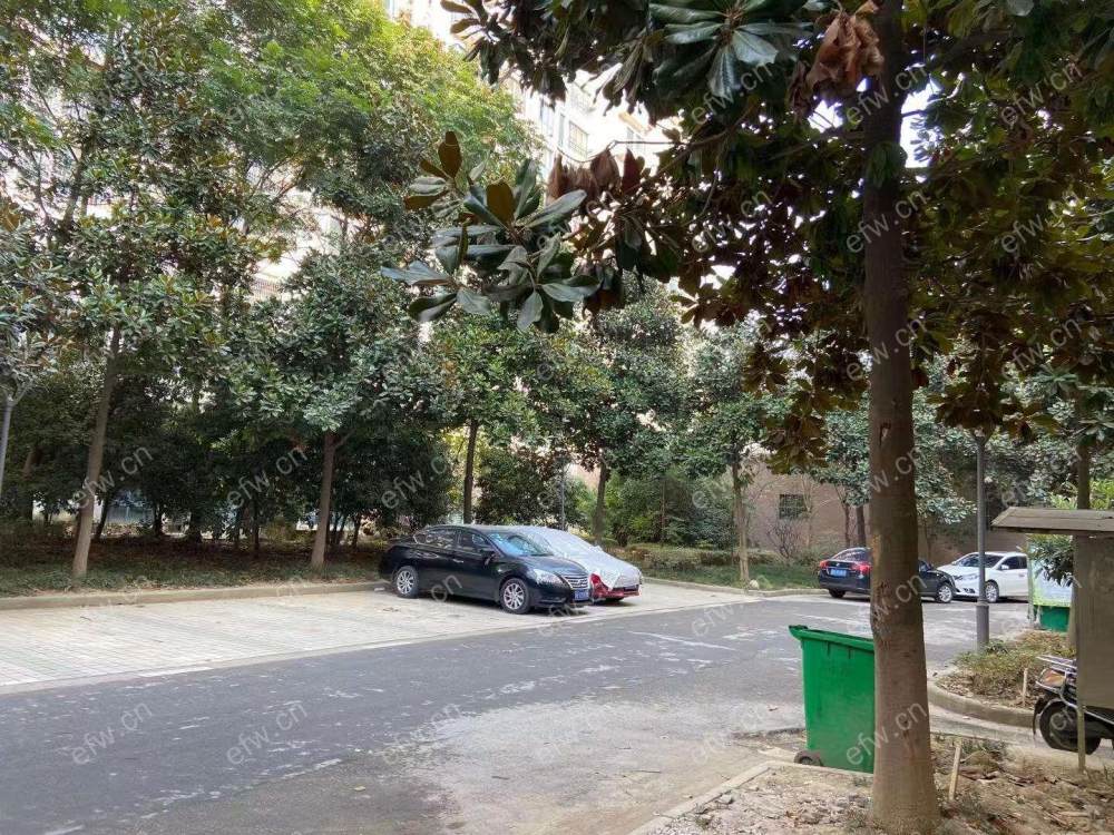 城南路4个房间越层式的