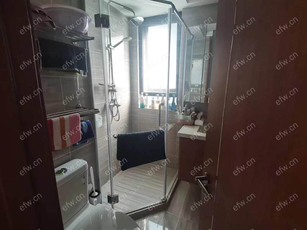 洋房  精装修保养好 设施全留 拎包入住