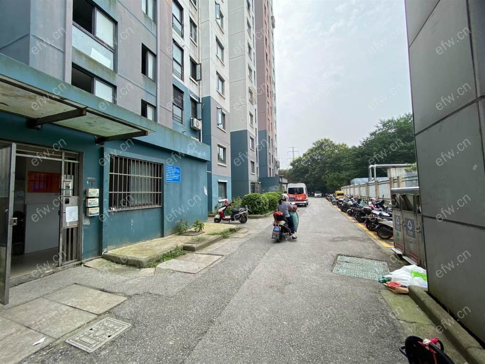 环湖苑纯新毛坯两房中间楼层