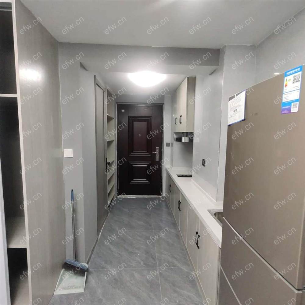 一个星期左右搬家    近地铁 精装修