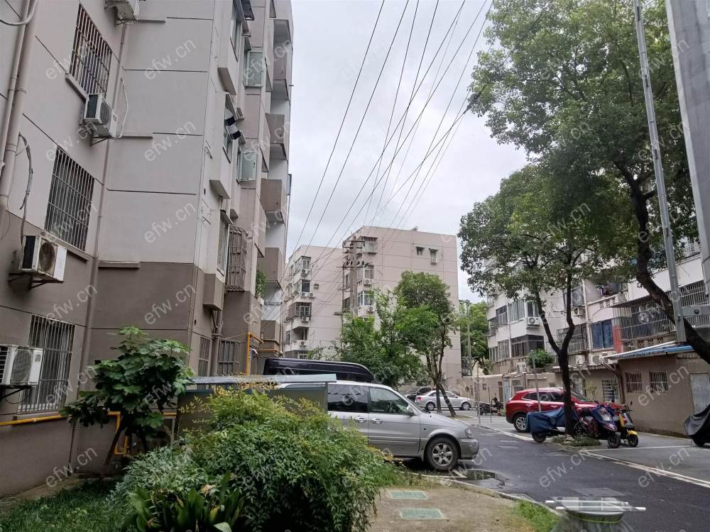 中联新村 2室1厅两房朝南.
