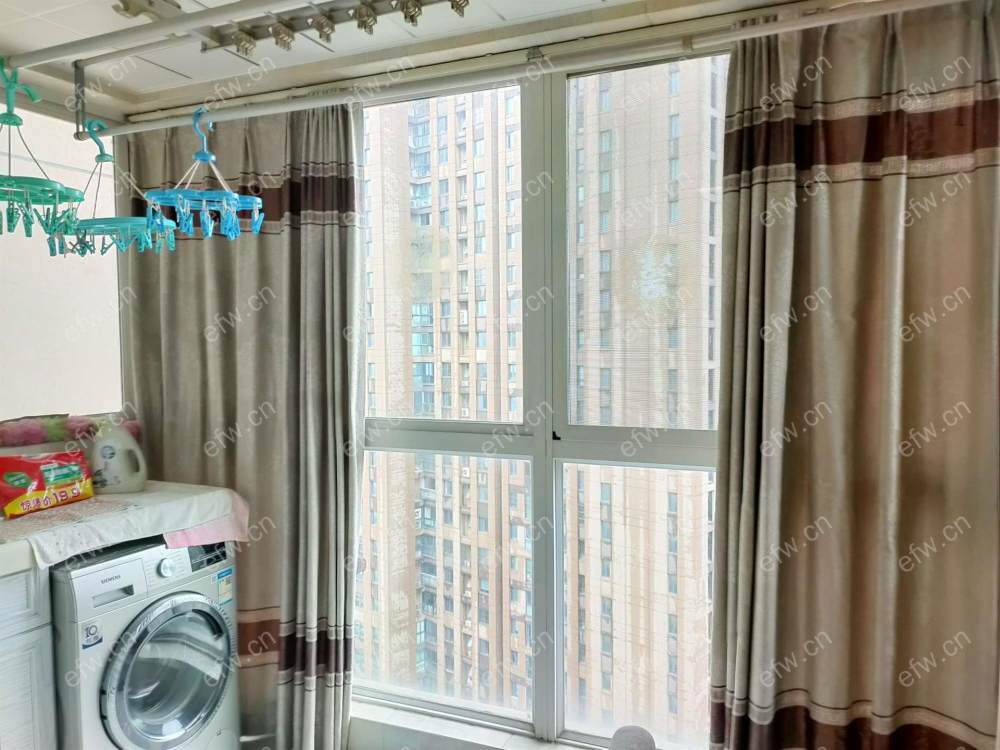 三房两厅一卫 精装