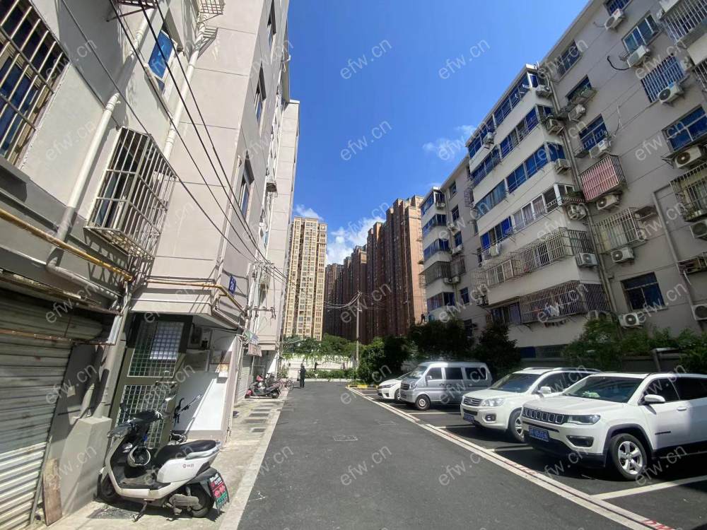 新巷小区 3室2厅，简单装修