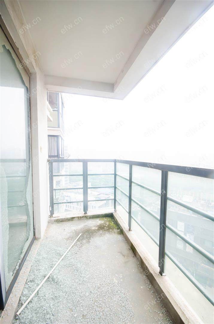 两房        朝南