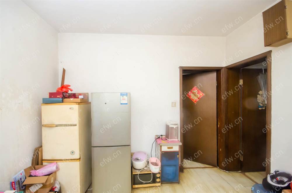 靠近地铁, 靠近公车站