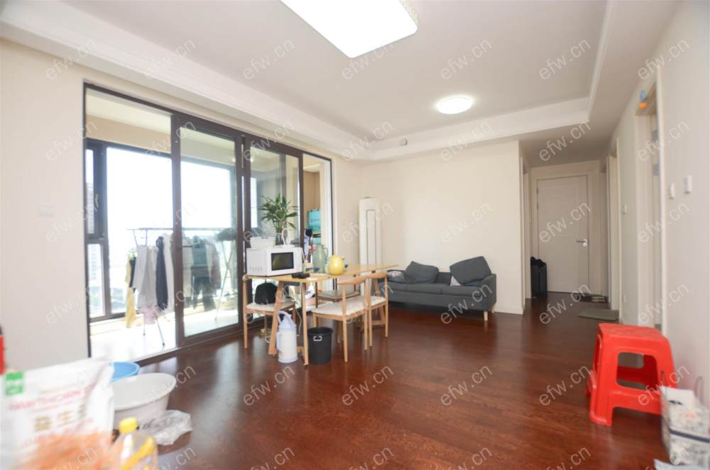 万科品质住房三室两厅一卫