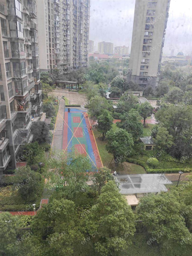 近地铁  精装修            