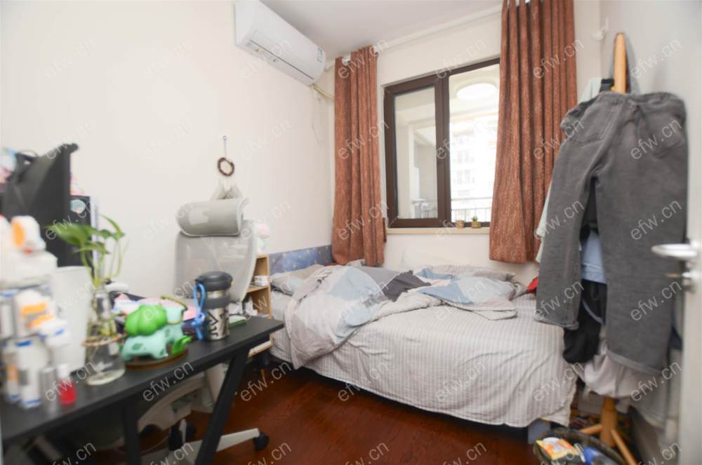 万科品质住房三室两厅一卫