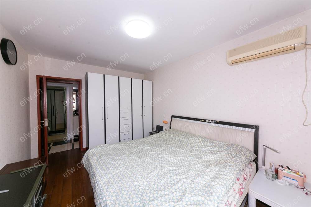 银杏苑.精装修3开间朝南.沿河景观房.拎包入住.5号地铁