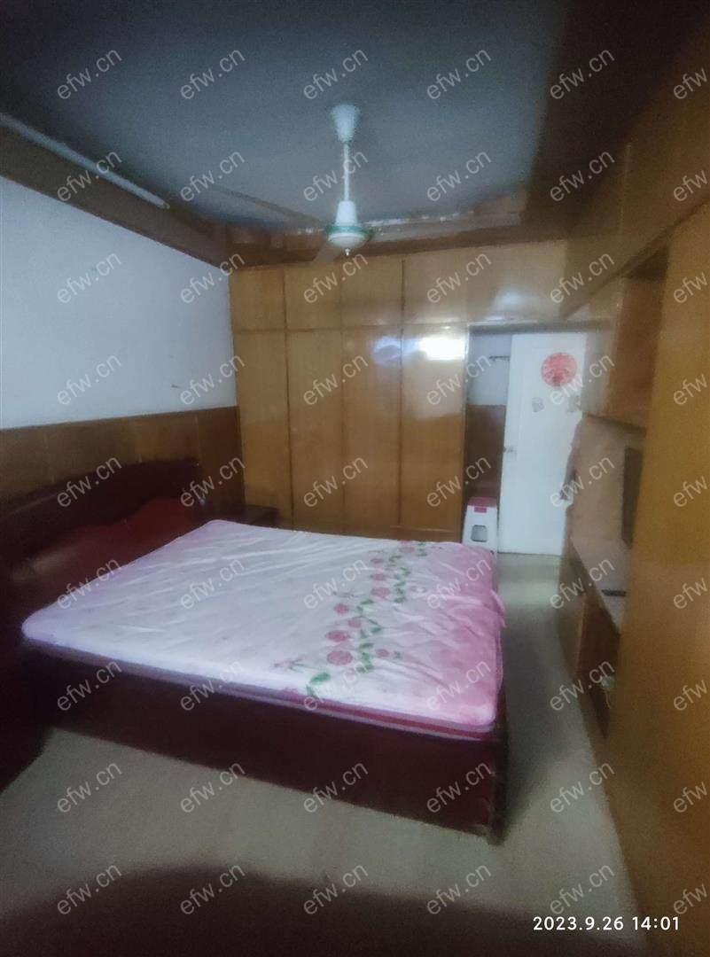 一楼带双院，干净整洁