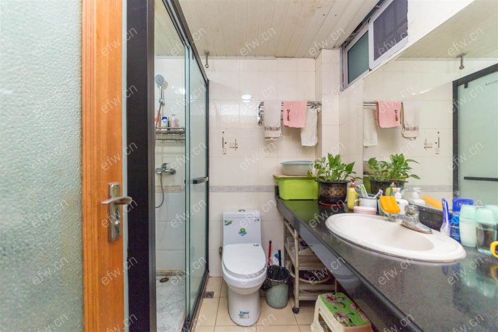 顶带阁 自住精装三室两厅一卫