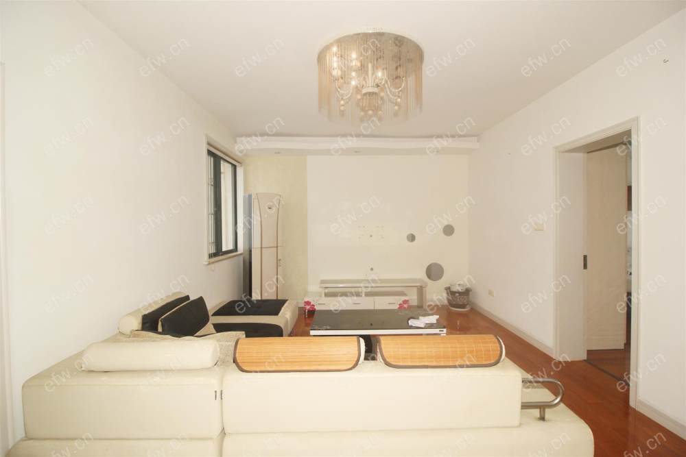 village room房 全明户型 另送家电