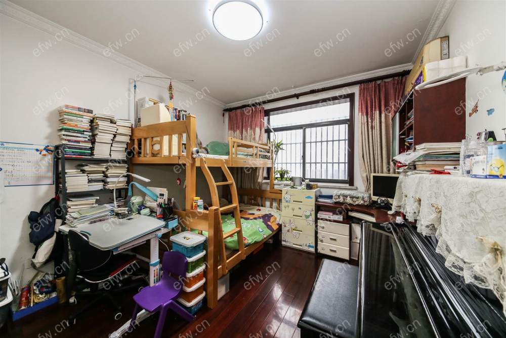 房东诚心出售  自住 保养好 房东会带走