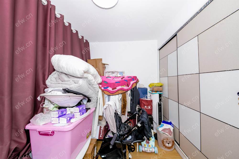 village 经典room房 东边户 全明 精装修！