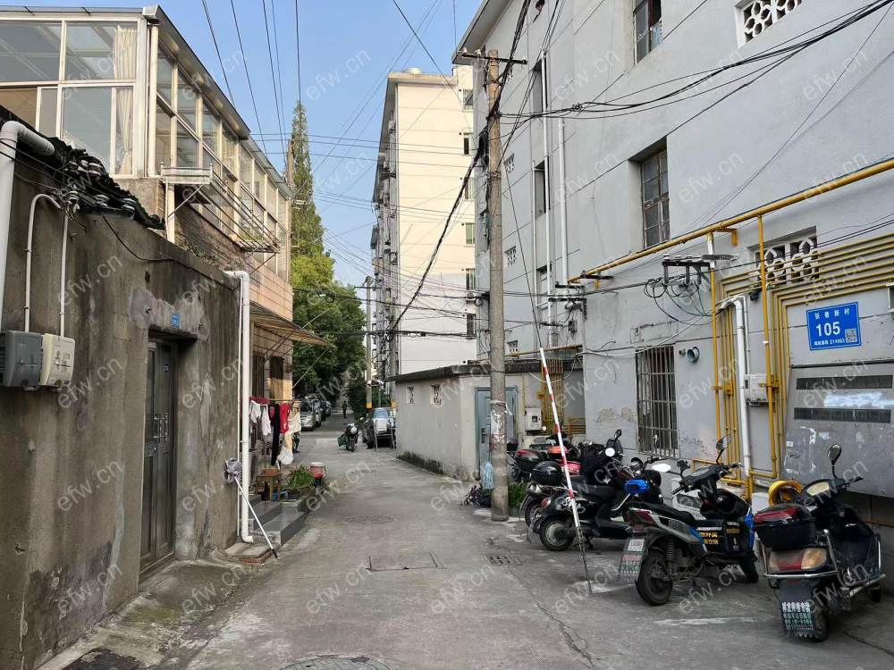 张巷带一个车位诚心出租