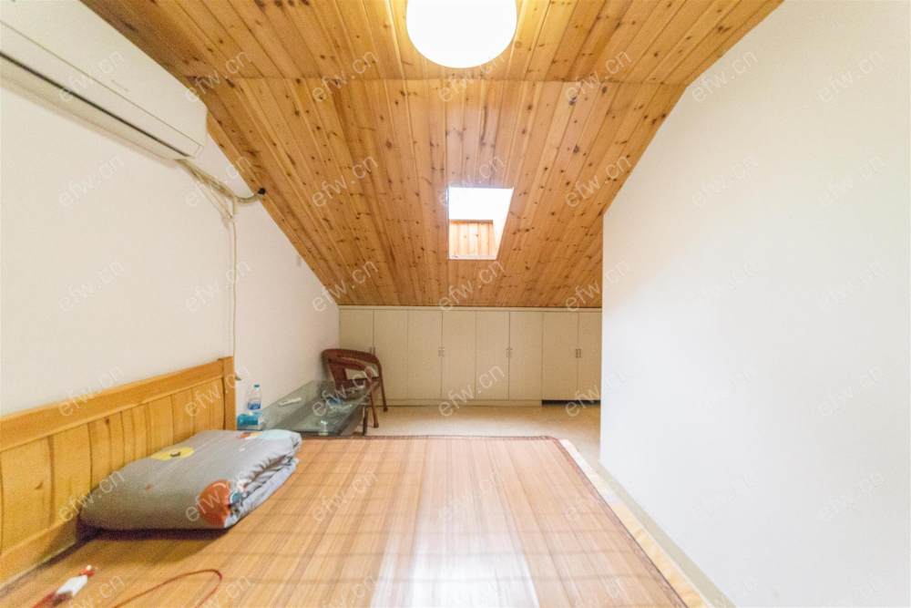 顶带阁 自住精装三室两厅一卫