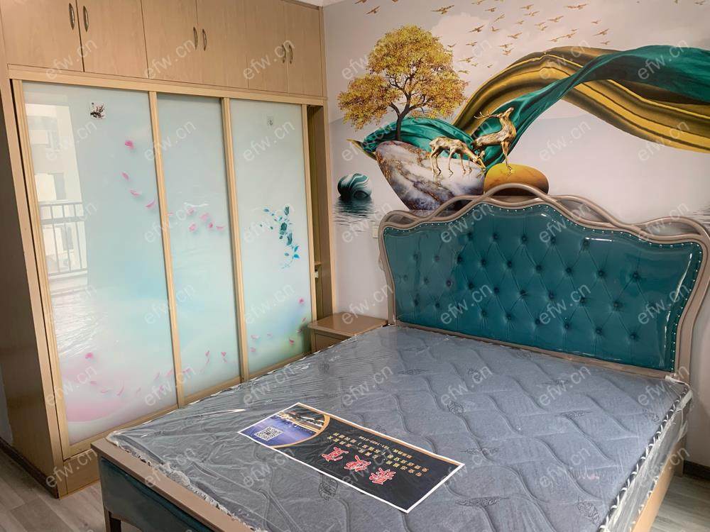 看房随时，干净整洁拎包入住，出门大润发