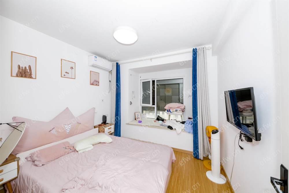 village 经典room房 东边户 全明 精装修！