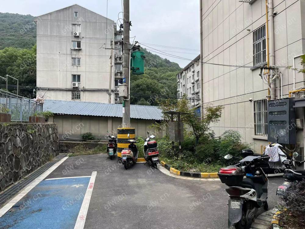 华晶新村  带院子....