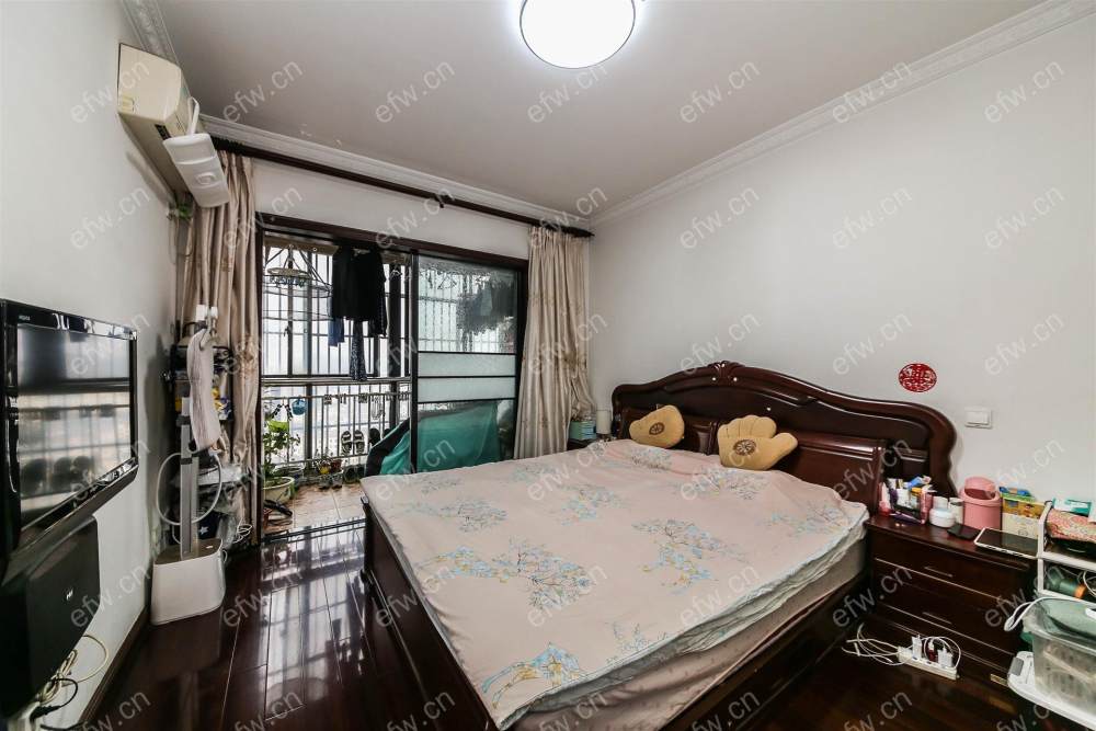 房东诚心出售  自住 保养好 房东会带走