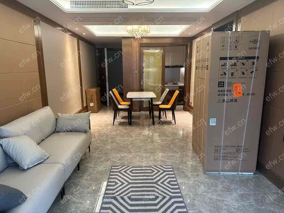 恒大悦珑湾 豪华装修 拎包入住