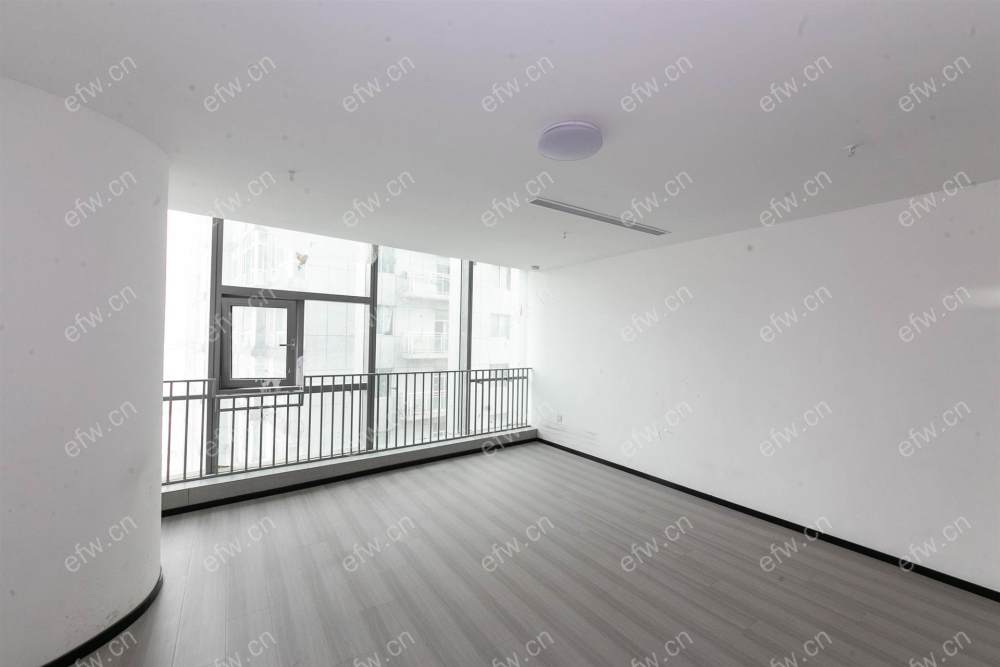 东岭锡上  精装单间 房东诚售